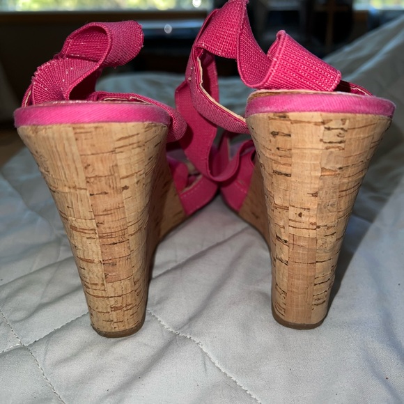 Chinese Laundry Strapy Wedges - Picture 7 of 9